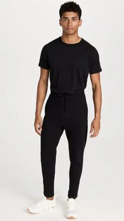 Alo Yoga Triumph Crew Neck Tee -Reberio Fashion Store aloyg301631071b 1661867779211 2 0. UX357 QL90