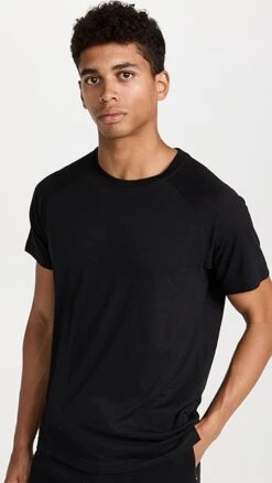 Alo Yoga Triumph Crew Neck Tee