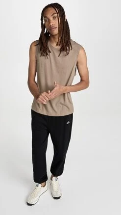 Alo Yoga Triumph Muscle Tank -Reberio Fashion Store aloyg3023513172 1667503302863 2 0. UX357 QL90