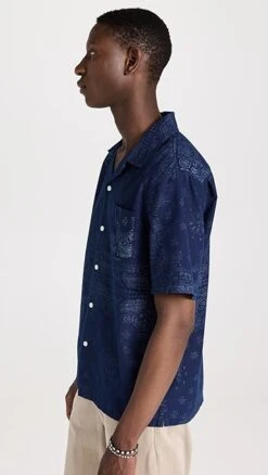 Alex Mill Camp Shirt In Indigo Bandana Print -Reberio Fashion Store amill3039411873 1684258501152 2 0. UX357 QL90