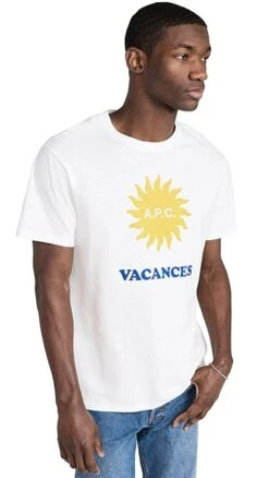 A.P.C. T-Shirt Vacances -Reberio Fashion Store apcaa3261114757 1675896099451 2 0. UX357 QL90