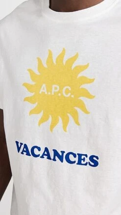 A.P.C. T-Shirt Vacances -Reberio Fashion Store apcaa3261114757 1675896099737 2 0. UX357 QL90