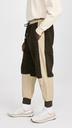 JW Anderson Colorblock Sherpa Track Pants -Reberio Fashion Store jwand3009019fe1 1664923817042 2 0. UX357 QL90