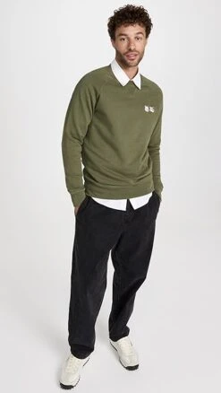 Maison Kitsune Monochrome Fox Head Patch Classic Sweatshirt -Reberio Fashion Store maisk3120944988 1668449023981 2 0. UX357 QL90