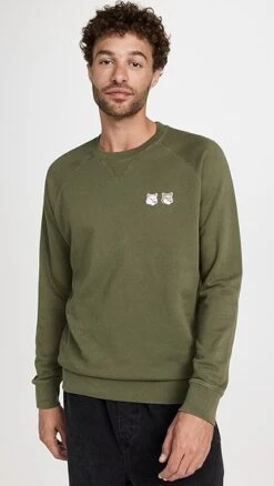 Maison Kitsune Monochrome Fox Head Patch Classic Sweatshirt -Reberio Fashion Store maisk3120944988 1668449024374 2 0. UX357 QL90