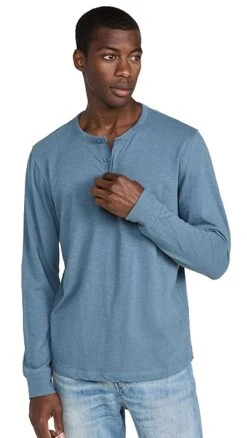 Onia Slub Scallop Long Sleeve Henley -Reberio Fashion Store oniaa3048794520 1665076447434 2 0. UX357 QL90