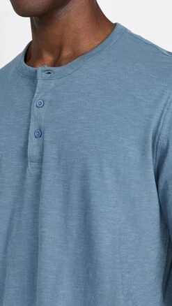 Onia Slub Scallop Long Sleeve Henley -Reberio Fashion Store oniaa3048794520 1665076448129 2 0. UX357 QL90