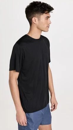 Onia Traveler Up Sun T-Shirt -Reberio Fashion Store oniaa305701cd2d 1679072229718 2 0. UX357 QL90