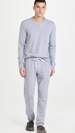 Rhone Everyday Essentials Lounge Henley -Reberio Fashion Store rhone3013044758 1637175205784 2 0. UX357 QL90