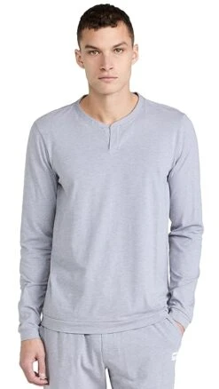 Rhone Everyday Essentials Lounge Henley -Reberio Fashion Store rhone3013044758 1637175207314 2 0. UX357 QL90