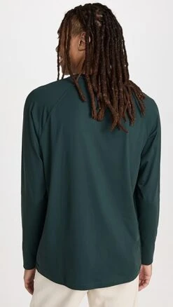 Rhone Reign Long Sleeve -Reberio Fashion Store rhone301781eed5 1667496228565 2 0. UX357 QL90