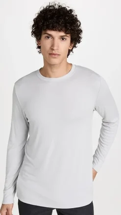 Theory Anemone Long Sleeve Essential Tee -Reberio Fashion Store theor4428667134 1666718986137 2 0. UX357 QL90