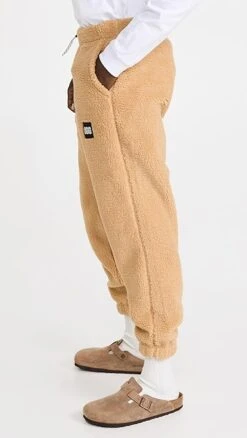 UGG Dilan Sherpa Joggers -Reberio Fashion Store ugggg301031ab1a 1666033716509 2 0. UX357 QL90