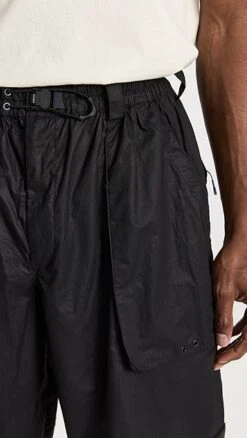 Y-3 Y-3 Ripstop Shorts -Reberio Fashion Store ythre31181129ed 1680128687991 2 0. UX357 QL90